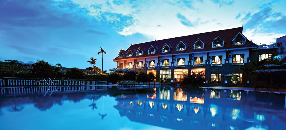 V - RESORT